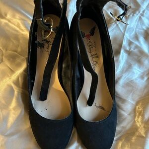 Penny Loves Kenny Black Heels